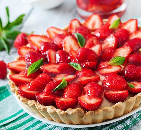 Nestlé Desserts Arabia | Cream & Strawberries Tart Recipe